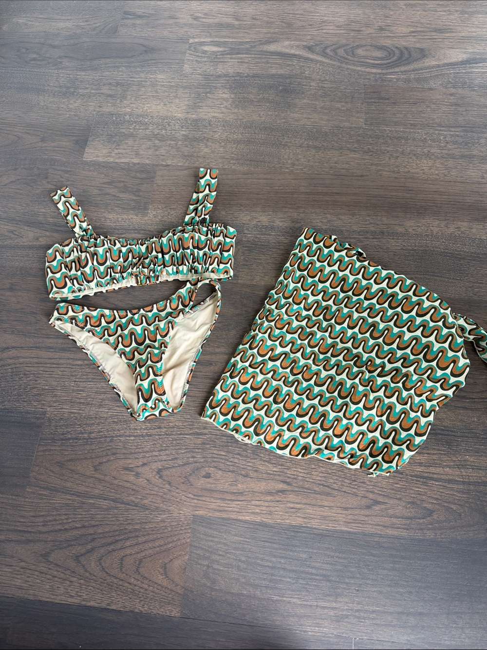 Full set Montce Groovy Retro Wave Print Bikini Set in Turquoise, Brown & Cream - Picture 4 of 14